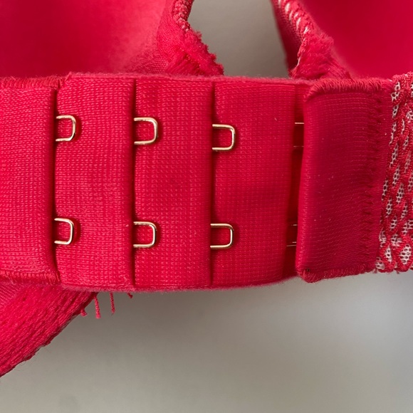 NWOT Victoria secret very sexy push up pigeonnant 38D bra rhinestones/diamonds - Picture 15 of 16